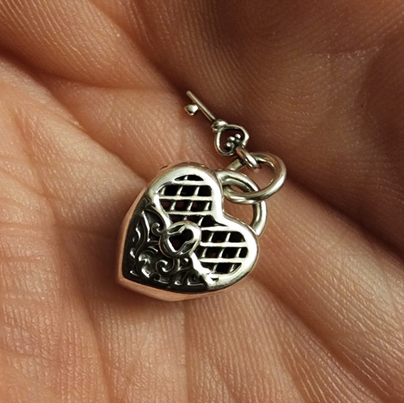 Pandora heart lock and key charm - Picture 2 of 4